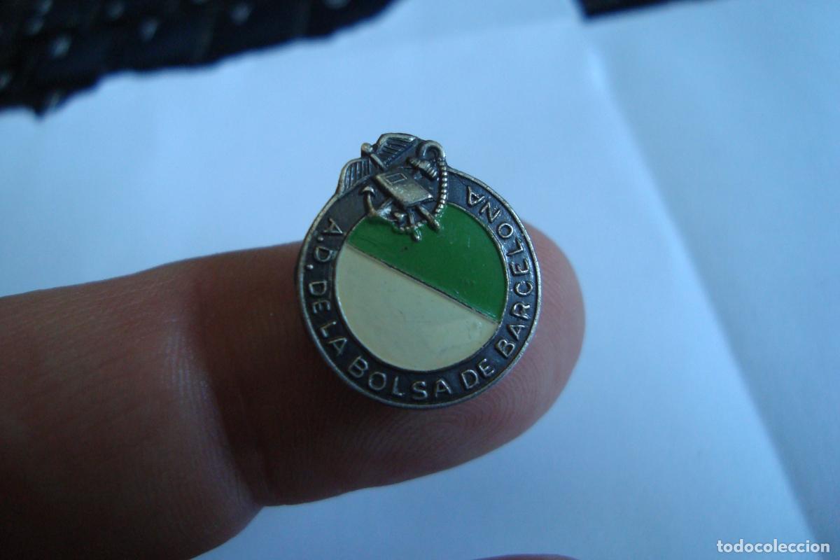 Pins de colecci&oacute;n: ANTIGUO PIN DE SOLAPA A.D DE LA BOLSA DE BARCELONA.