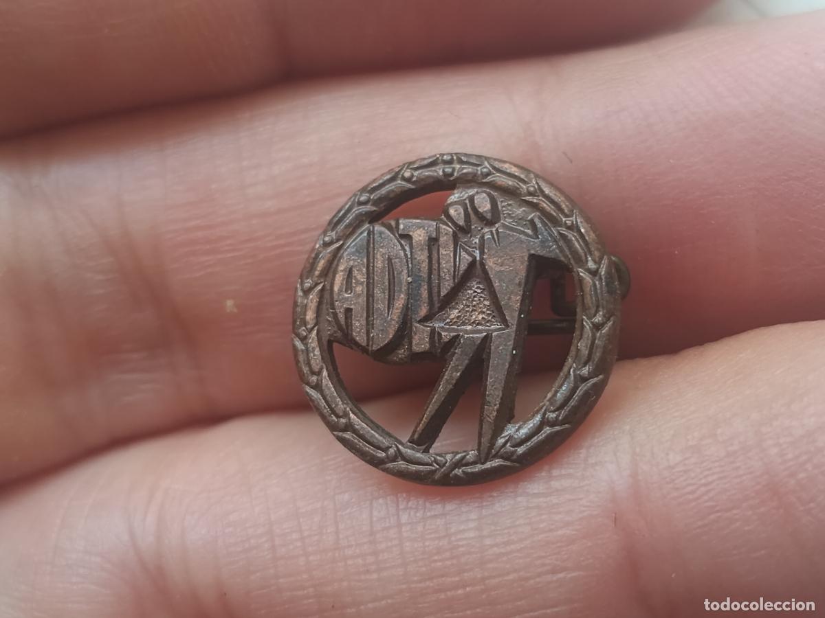 Pins de colecci&oacute;n: Alemania. Insignia Asociaci&oacute;n Alemana de Profesores de Danza (ADTV)