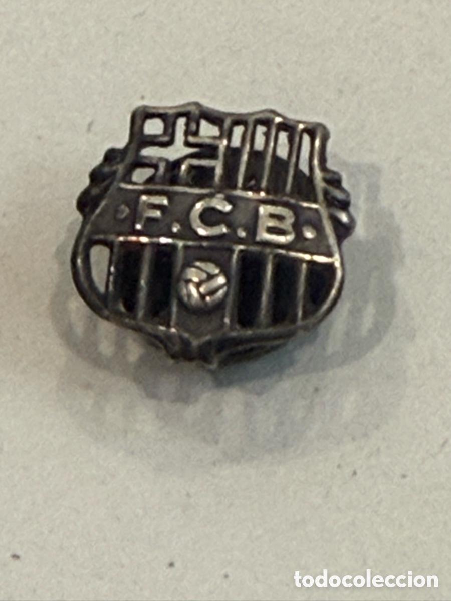 Pins de colecci&oacute;n: Pin de solapa F. C. Barcelona. 25.&ordm; aniversario de socio. Insignia vintage