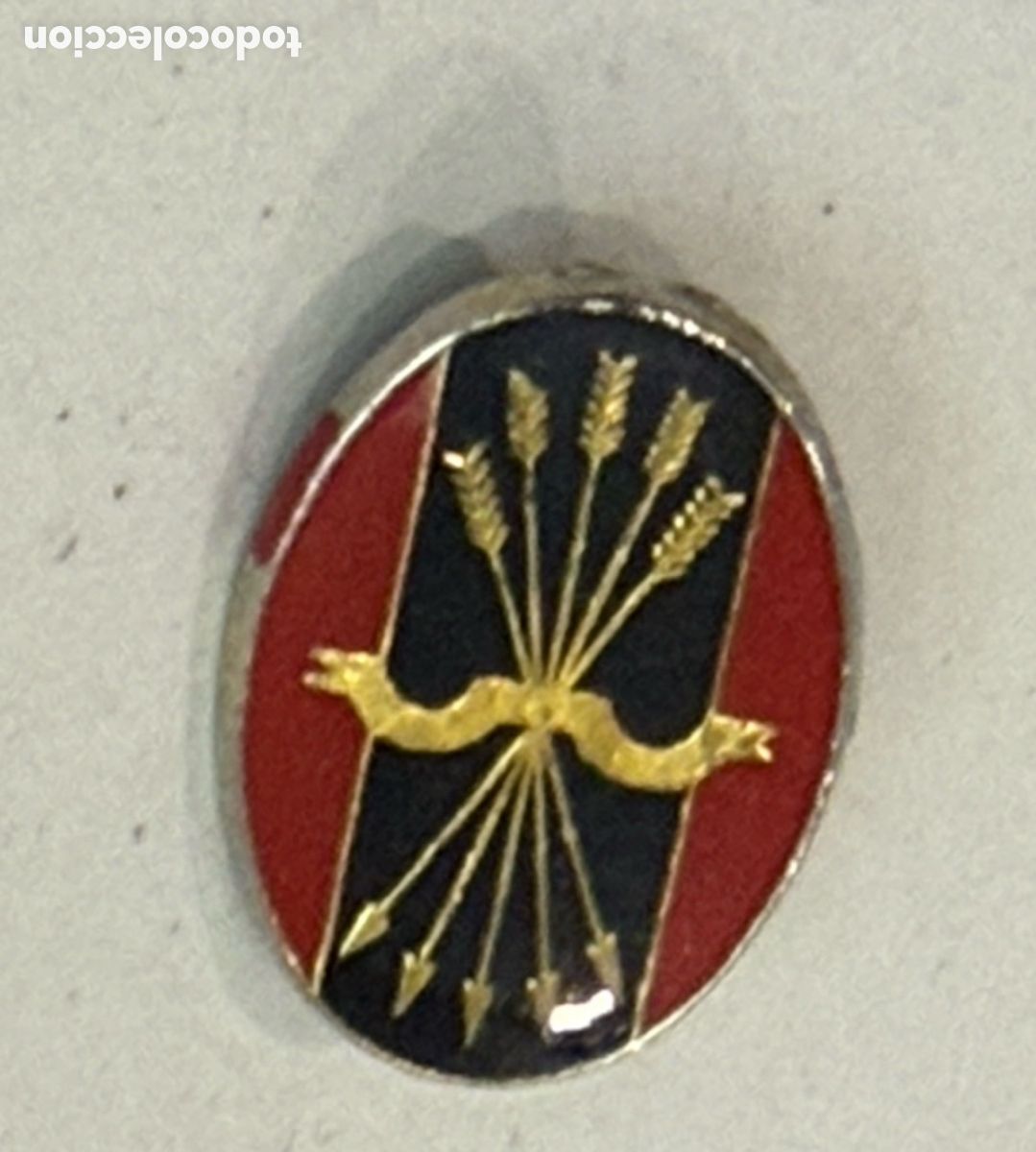 Pins de colecci&oacute;n: Insignia Falange Espa&ntilde;ola y de las JONS. Alfiler esmaltado vintage