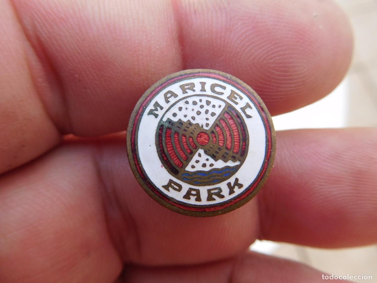 Pins de colecci&oacute;n: Insignia de solapa esmaltada de Maricel Park