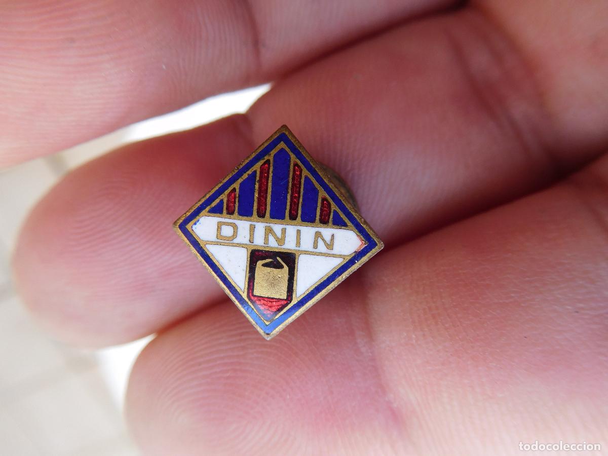 Pins de colecci&oacute;n: Insignia de solapa esmaltada Dinin baterias