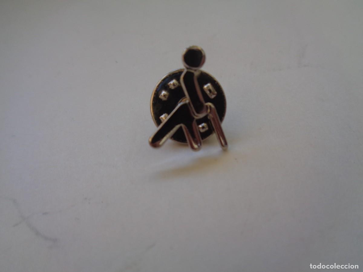 PIN DE LA O.N.C.E. ( PARECE DE PLATA )