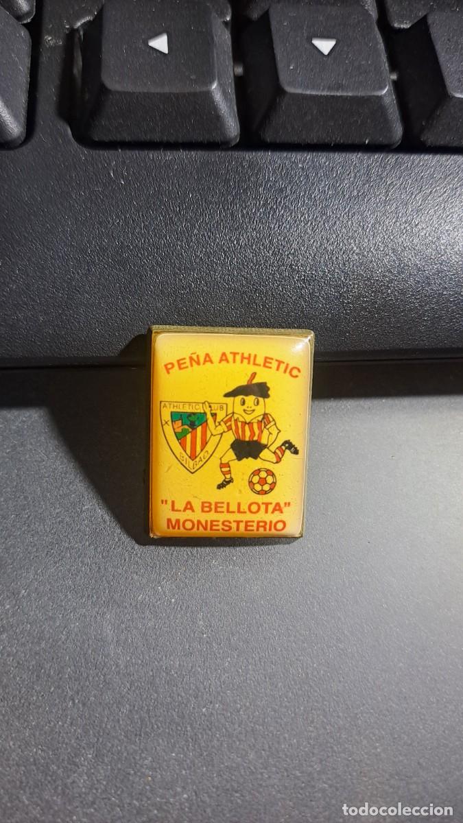 Pins de colecci&oacute;n: PIN PE&Ntilde;A ATHLETIC LA BELLOTA MONESTERIO BADAJOZ ATHLETIC CLUB DE BILBAO FUNDADO EN 1984