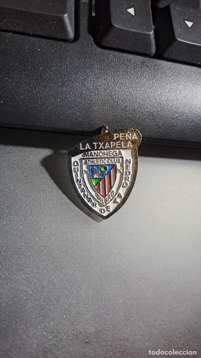 Pins de colecci&oacute;n: PIN PE&Ntilde;A ATHLETIC CLUB LA TXAPELA MANCHEGA ATHLETIC CLUB DE BILBAO FUNDADO EN 1995