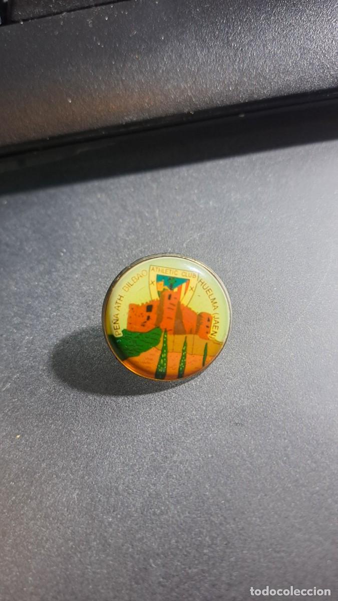 Pins de colecci&oacute;n: PIN PE&Ntilde;A ATHLETIC DE HUELMA JAEN ATHLETIC CLUB DE BILBAO FUNDADO EN 1982