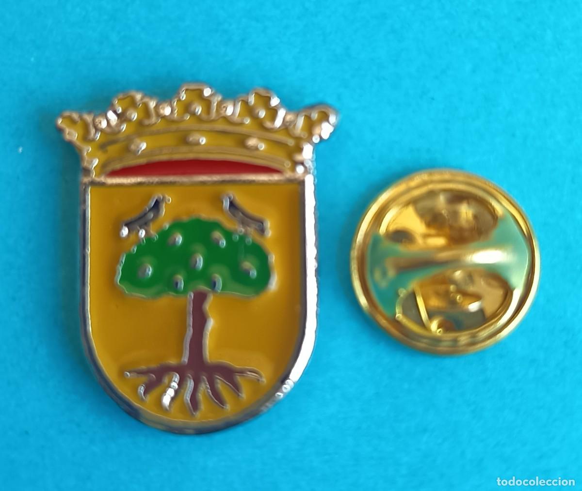 Pins de colecci&oacute;n: PIN FUTBOL Y PIN HERALDICO - NO ESMALTE - C.D. LECI&Ntilde;ENA - LECI&Ntilde;ENA - ZARAGOZA - 130514