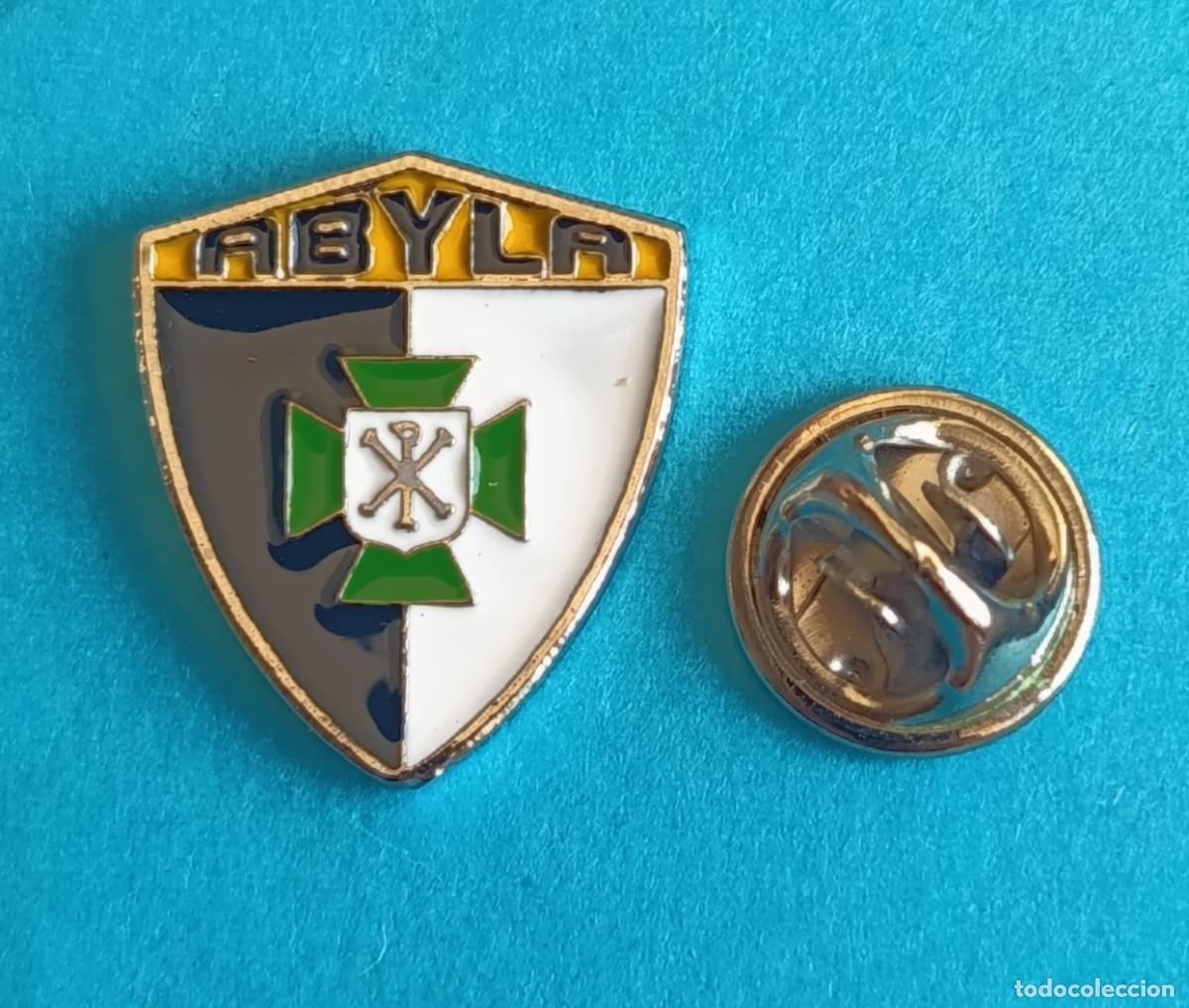 Pins de colecci&oacute;n: PIN FUTBOL - NO ESMALTE - C.D. ABYLA ACCION CATOLICA - CEUTA - 130555