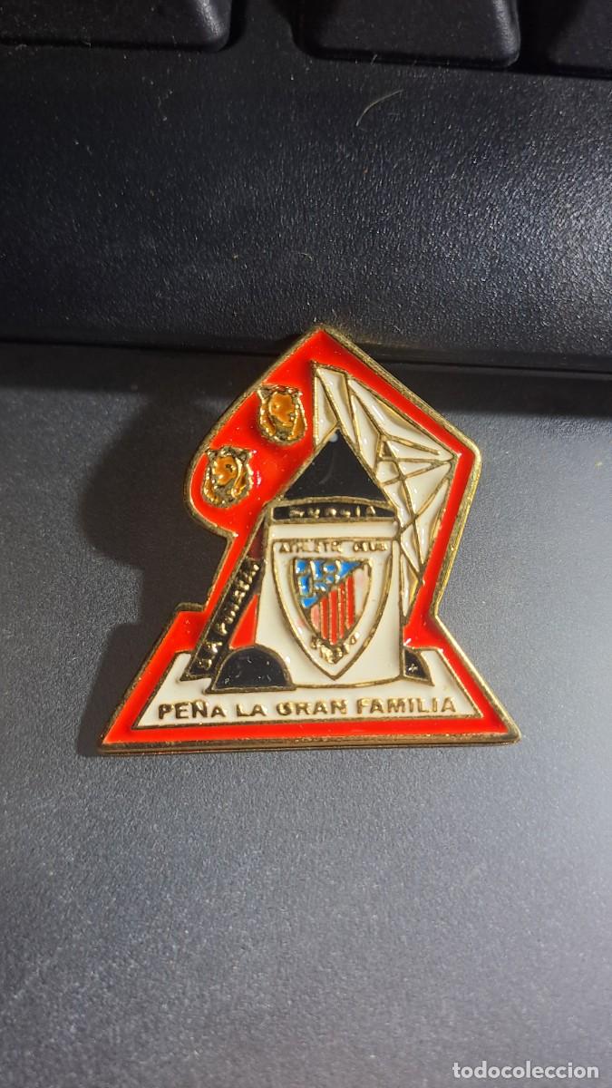 Pins de colecci&oacute;n: PIN PE&Ntilde;A ATHLETIC LA GRAN FAMILIA SAN PEDRO DE PINATAR MURCIA ATHLETIC CLUB DE BILBAO FUNDADO 1974
