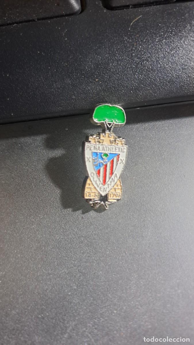 Pins de colecci&oacute;n: PIN PE&Ntilde;A OLIVENTINA DEL ATHLETIC BADAJOZ ATHLETIC CLUB DE BILBAO FUNDADO 1976