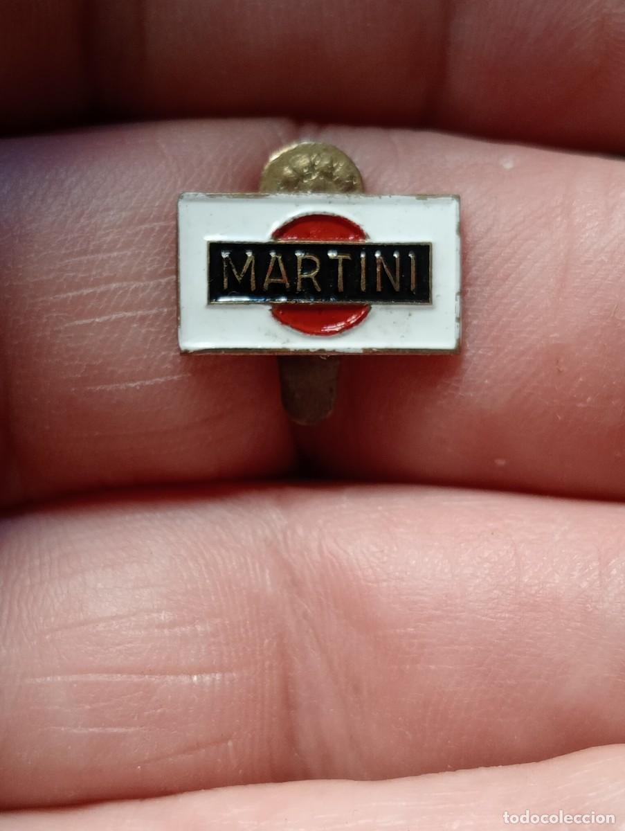 Pins de colecci&oacute;n: INSIGNIA MARTINI TEMA BEBIDAS ALCOHOL MARCA COMERCIAL PINS OJAL