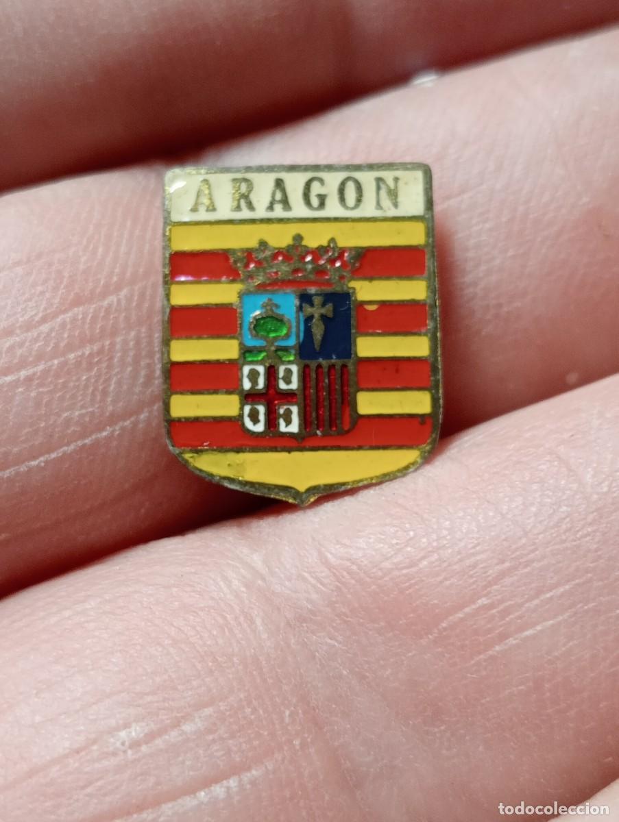 Pins de colecci&oacute;n: INSIGNIA ESCUDO HER&Aacute;LDICO LETRAS ARAGON ARAGONESES ZARAGOZA,HUESCA, TERUEL PINS ALFILER