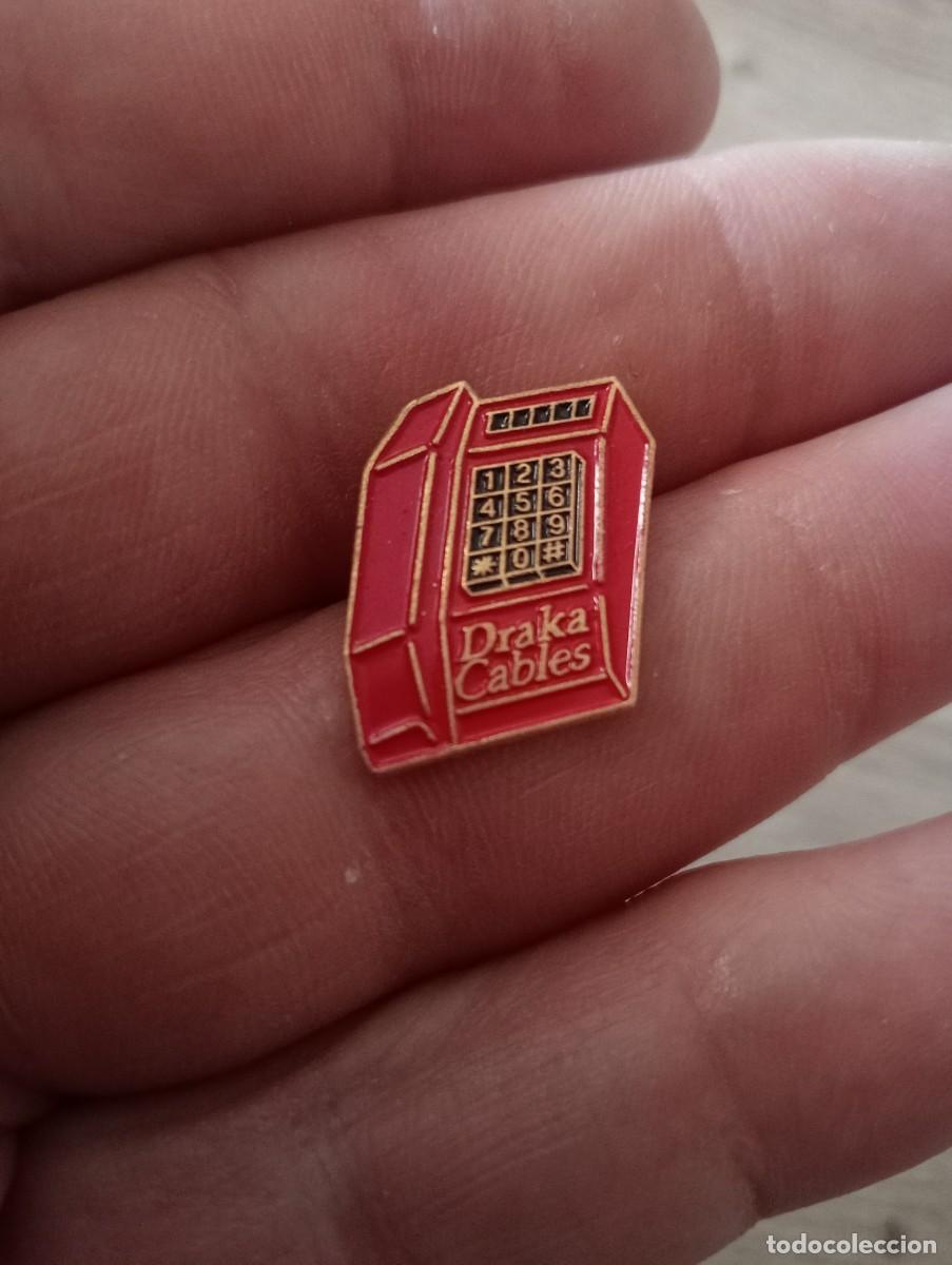 Pins de colecci&oacute;n: PINS DRAKA CABLES EMPRESA CABLEADOS TEL&Eacute;FONO ROJO