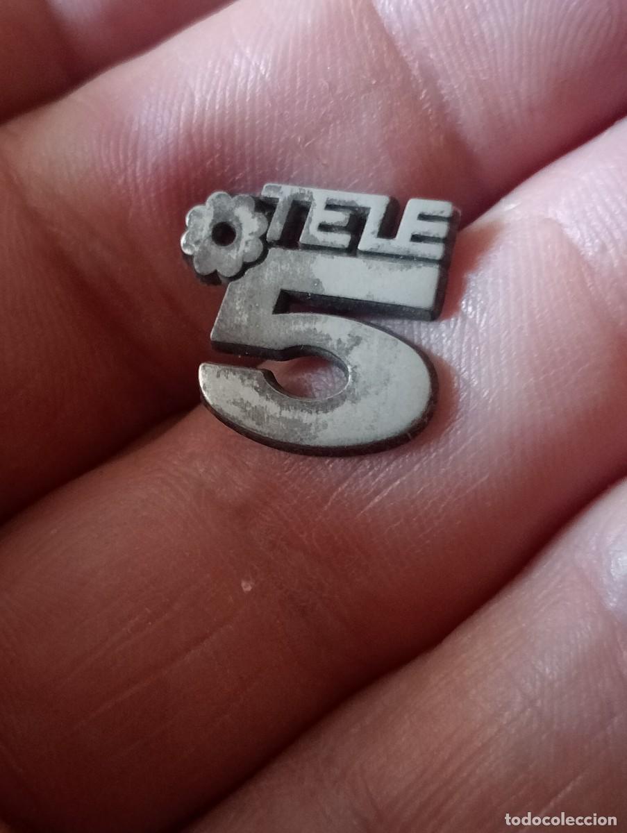 Pins de colecci&oacute;n: PINS CANAL TELEVISI&Oacute;N TELE 5 , COMUNICACI&Oacute;N PERIODISMO , RADIO