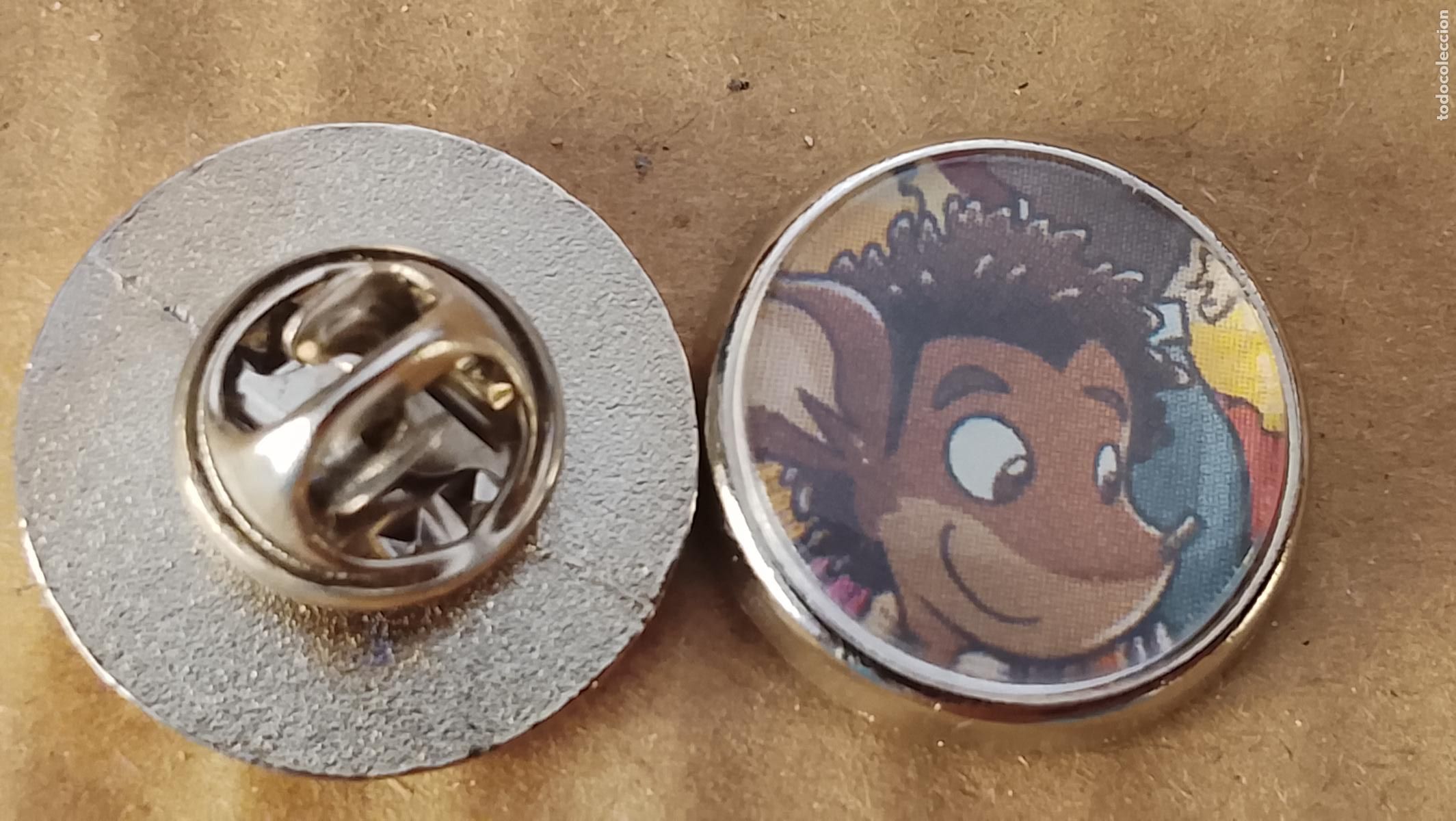 Pins de colecci&oacute;n: pin redondo metal - infantil dibujos animados c&oacute;mics Tea Stilton