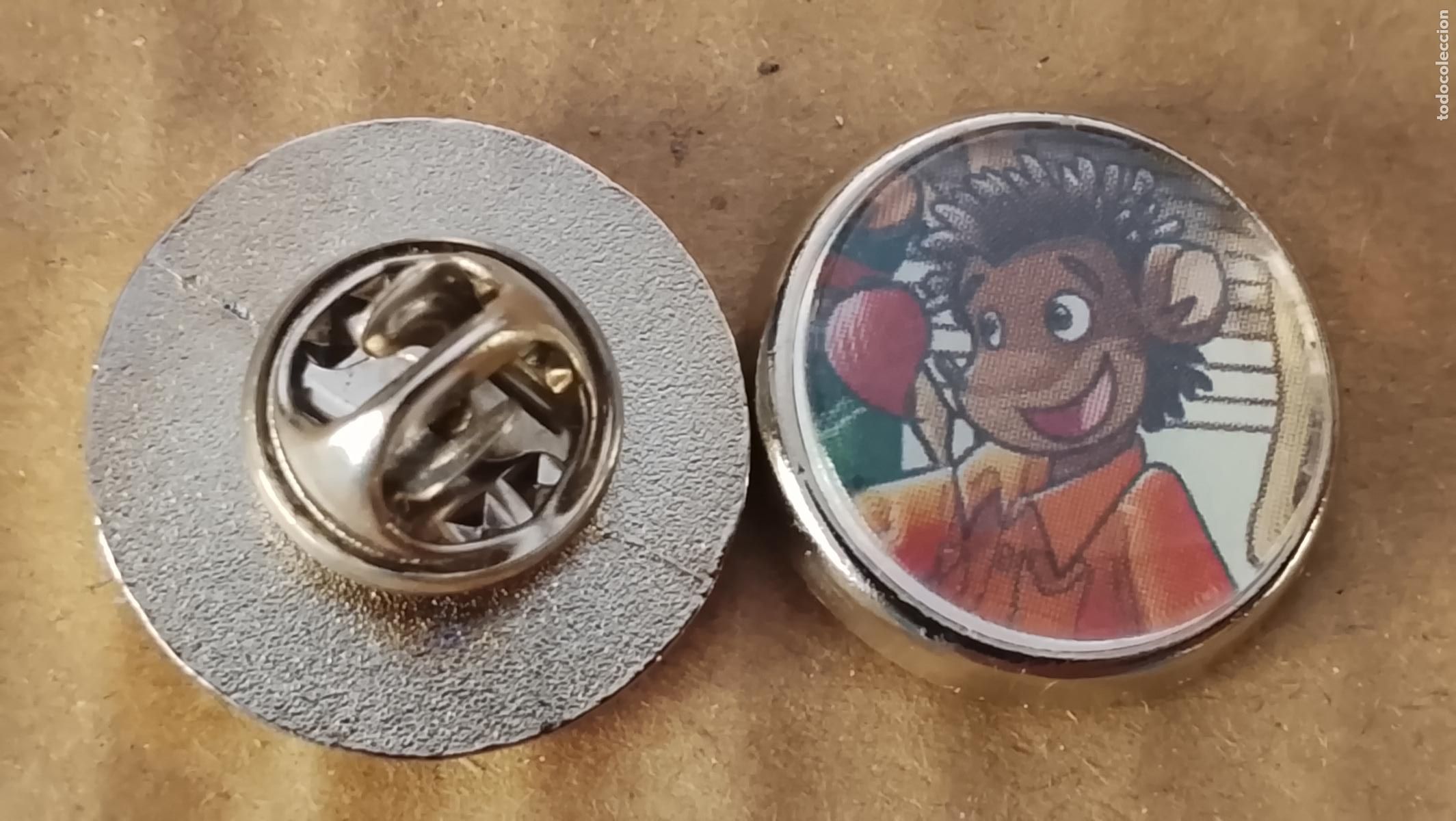 Pins de colecci&oacute;n: pin redondo metal - infantil dibujos animados c&oacute;mics Tea Stilton