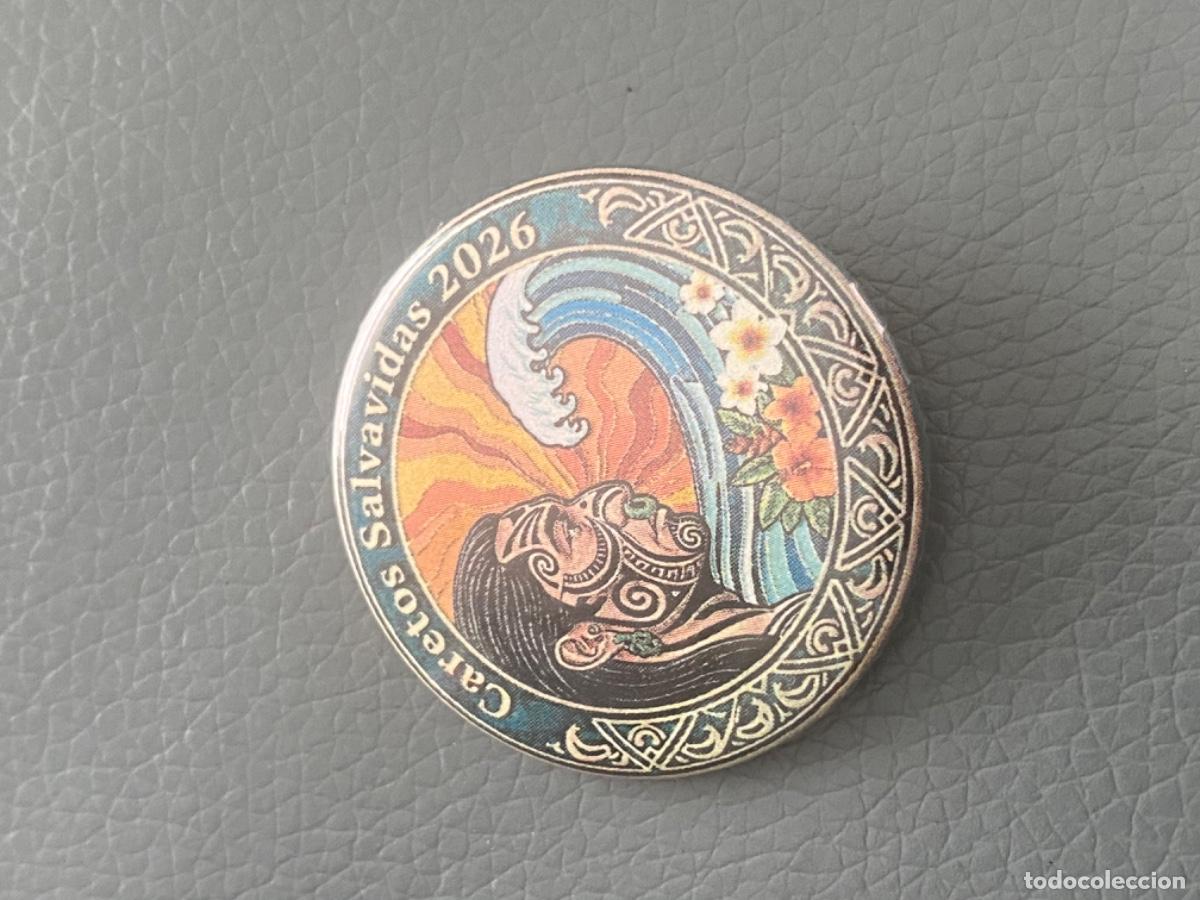 Pins de colecci&oacute;n: CHAPA CARNAVAL BADAJOZ CARETOS SALVAVIDAS 2026 COMPARSA