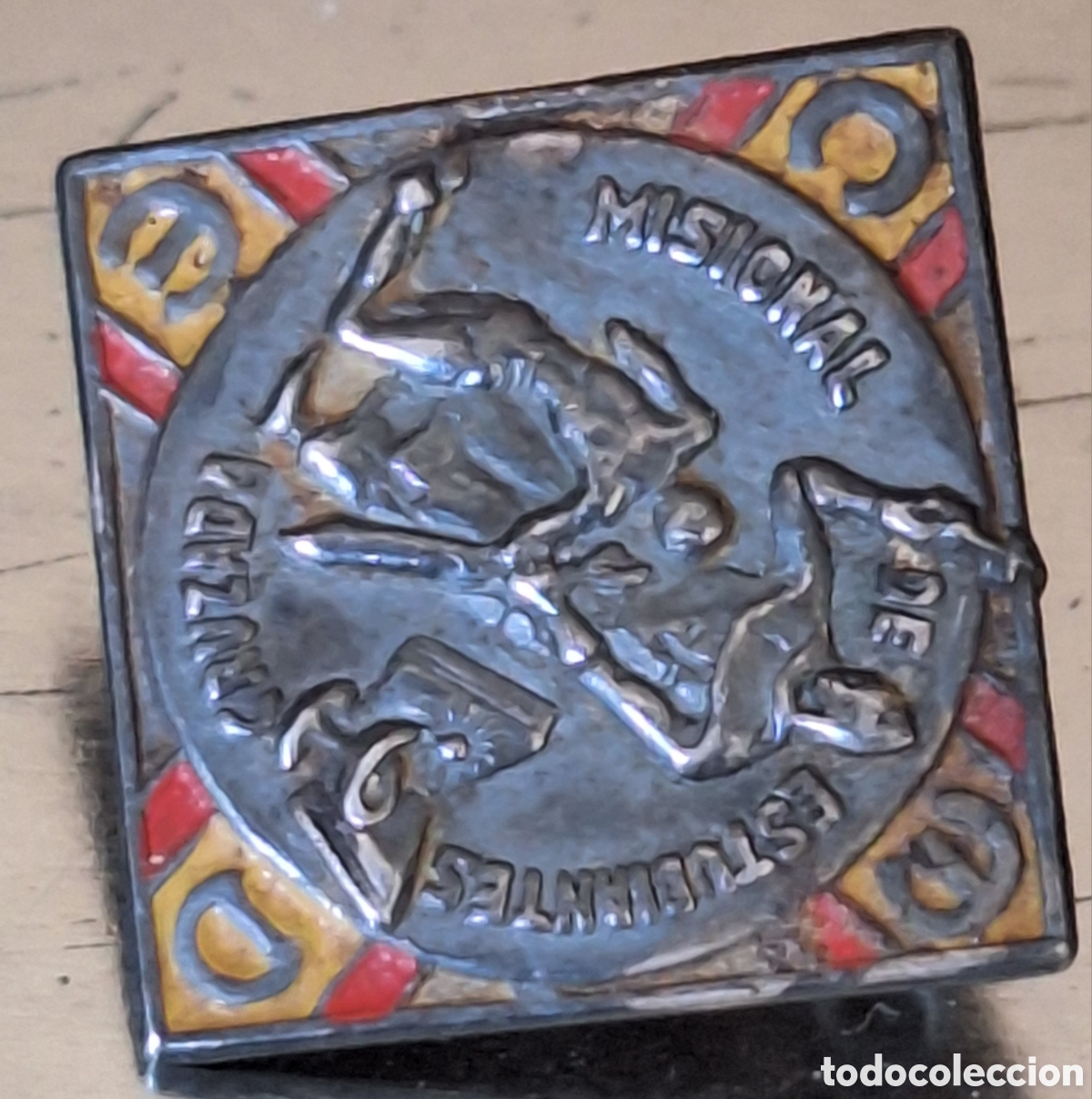 Pins de colecci&oacute;n: Insignia pin cruzada misional de estudiantes