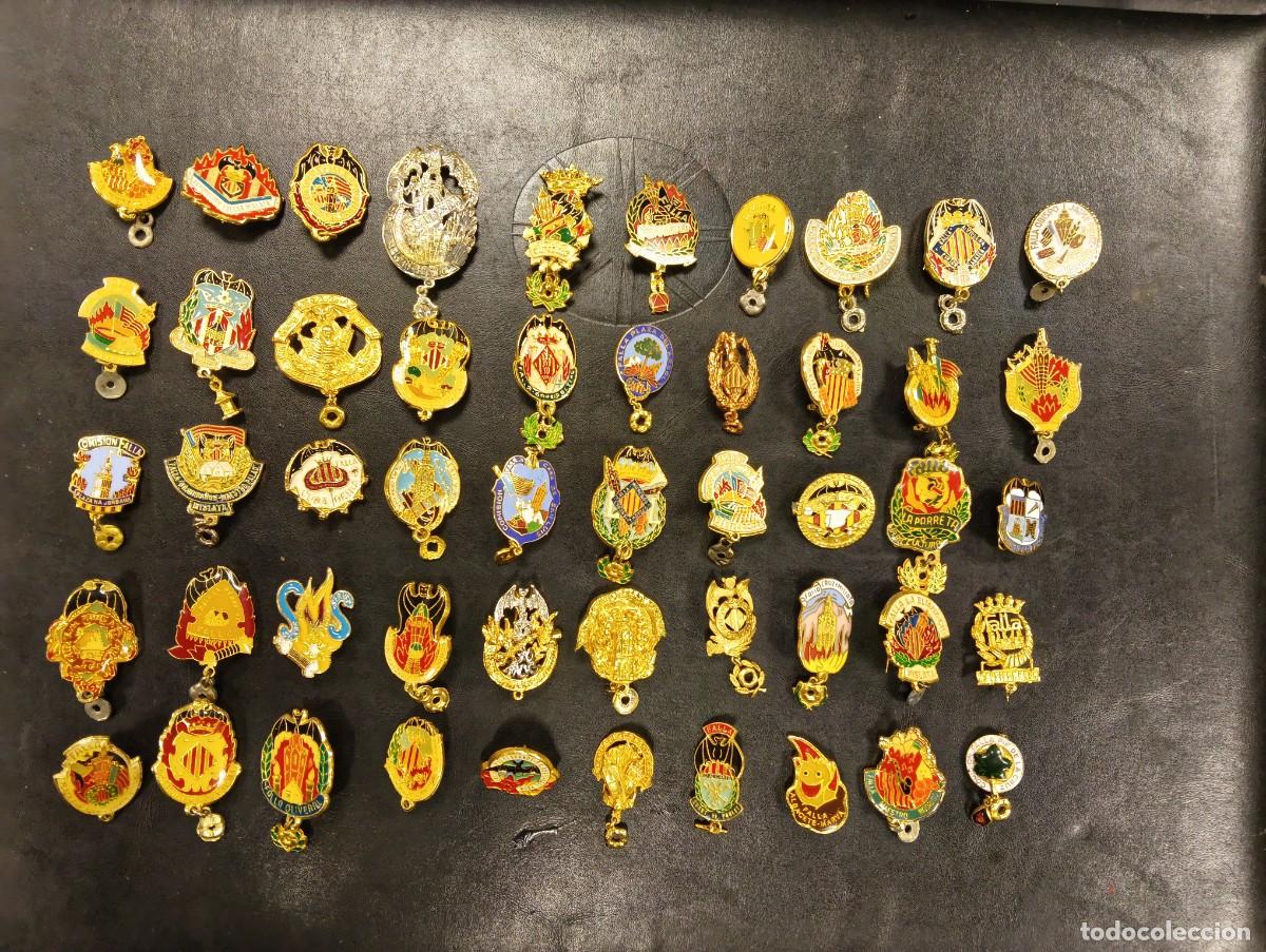 Pins de colecci&oacute;n: LOTE SURTIDO DE 50 PINS / INSIGNIAS DE FALLAS DE VALENCIA - JUNTA CENTRAL FALLERA
