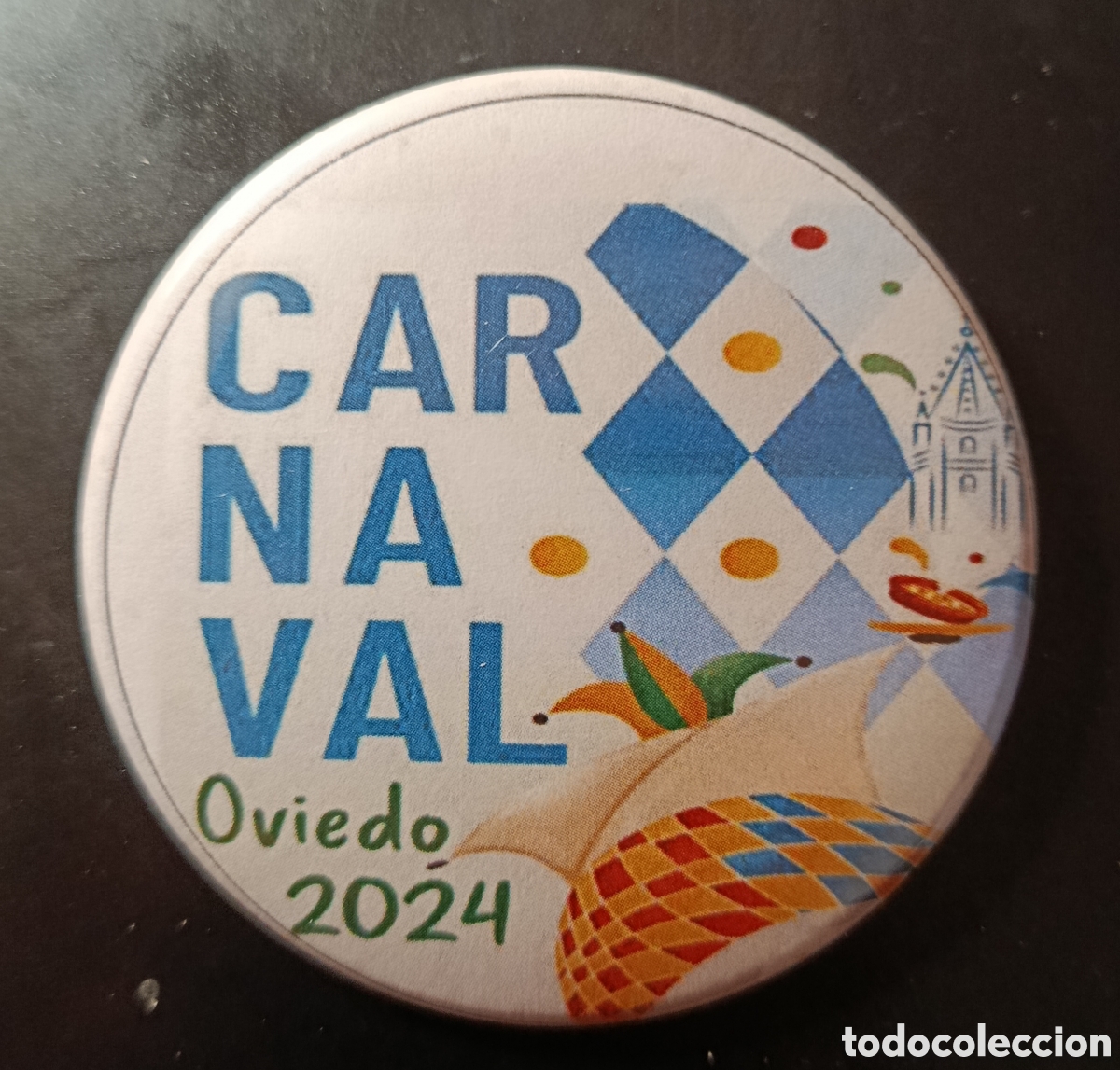 Pins de colecci&oacute;n: CHAPA CARNAVAL OVIEDO 2024 (7.5 cm.)