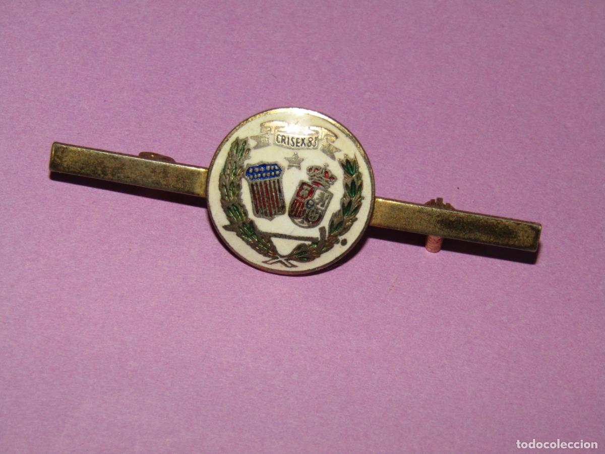 Pins de colecci&oacute;n: Antiguo Alfiler de Corbata en Lat&oacute;n y Esmaltes CRISEX Maniobras Militares de Espa&ntilde;a y Estados Unidos