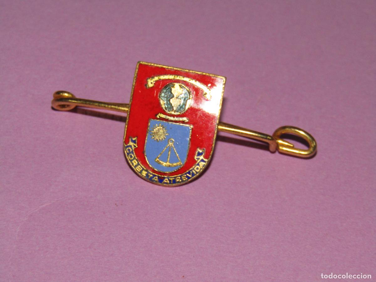 Pins de colecci&oacute;n: Antiguo Alfiler de Corbata en Lat&oacute;n y Esmaltes de la Corbeta ATREVIDA
