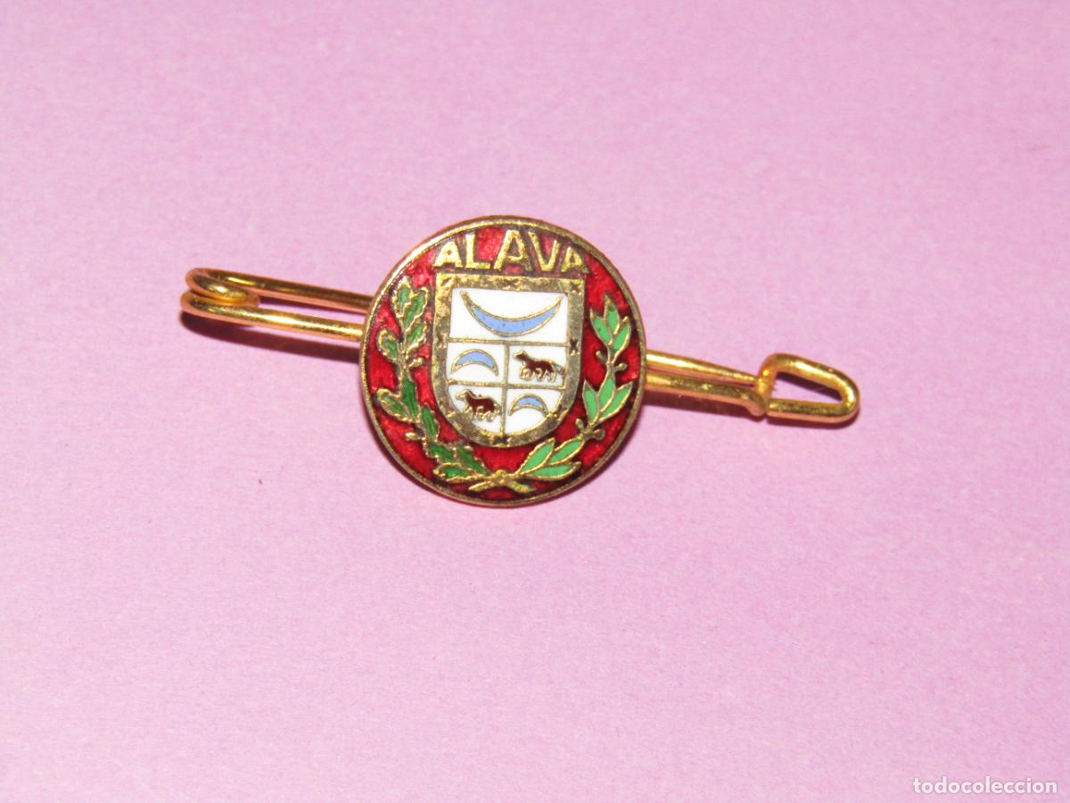 Pins de colecci&oacute;n: Antiguo Alfiler de Corbata Imperdible en Lat&oacute;n y Esmaltes ARMADA ESPA&Ntilde;OLA del Destructor ALAVA