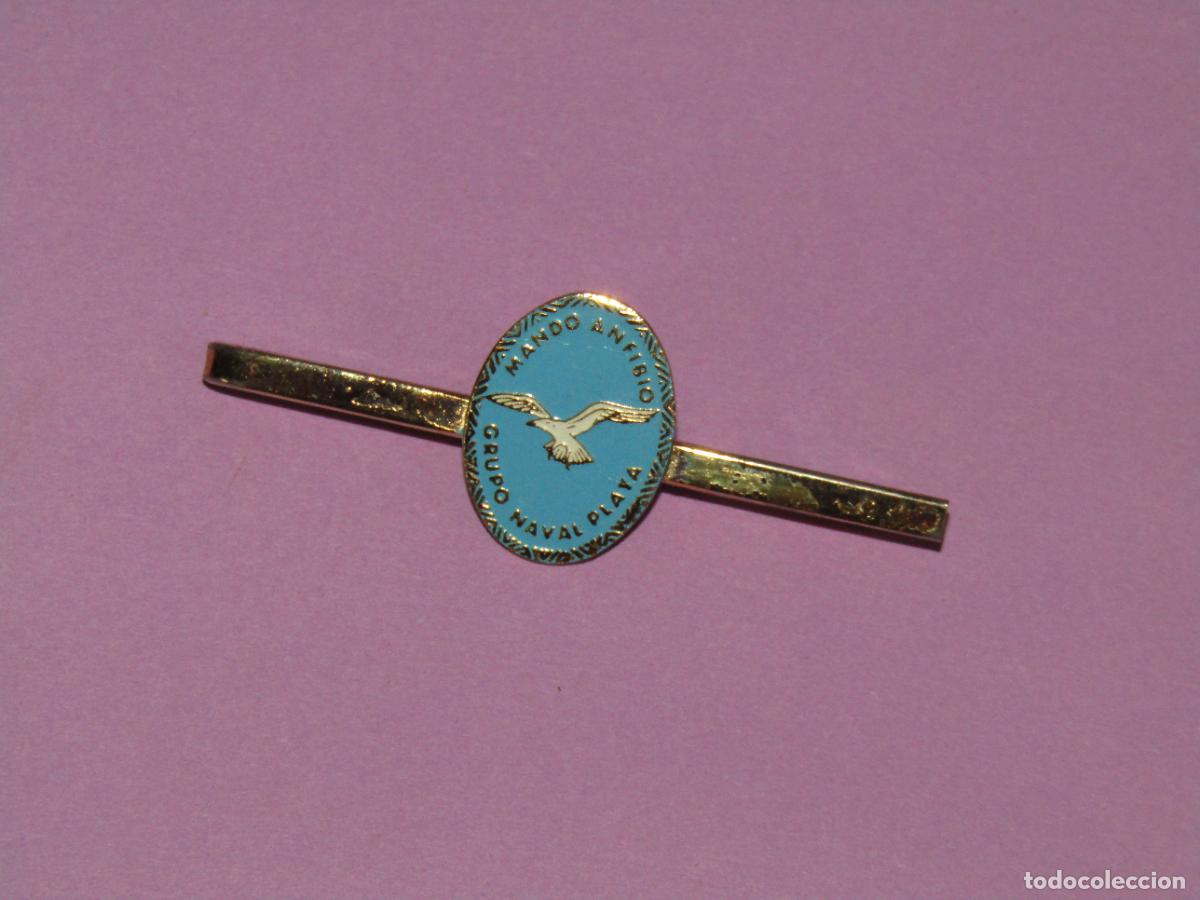 Pins de colecci&oacute;n: Antiguo Pasador de Corbata en Lat&oacute;n y Esmaltes del MANDO ANFIBIO - GRUPO NAVAL PLAYA