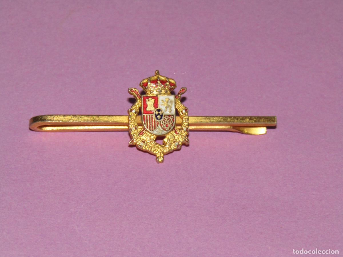 Pins de colecci&oacute;n: Antiguo Pasador de Corbata en Lat&oacute;n y Esmaltes CAS REAL con Escudo de Armas