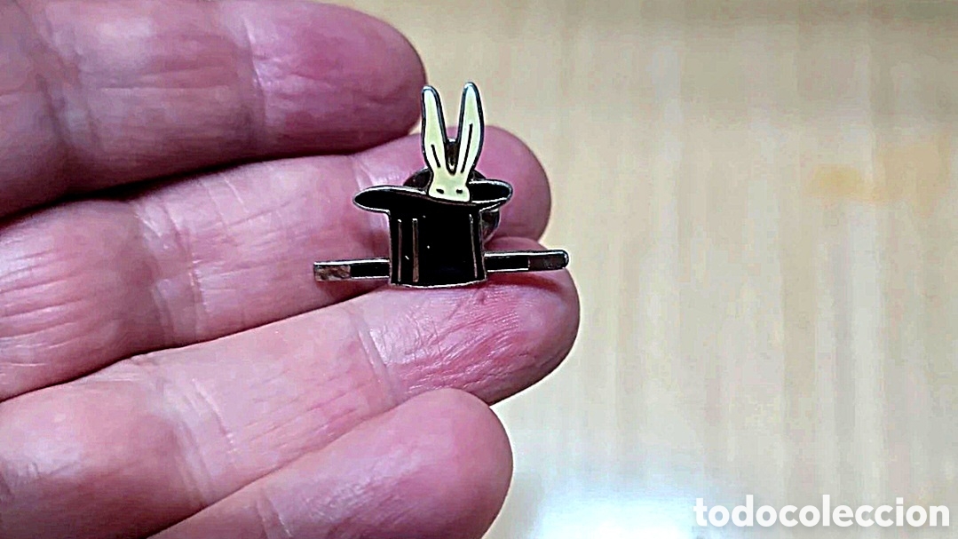 Pins de colecci&oacute;n: Magia Mago curioso y &uacute;nico pin de metal conejo ,galera y varita Unico