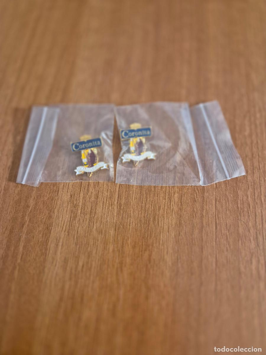 Pins de colecci&oacute;n: LOTE 2 PINS CERVEZA CORONITA.