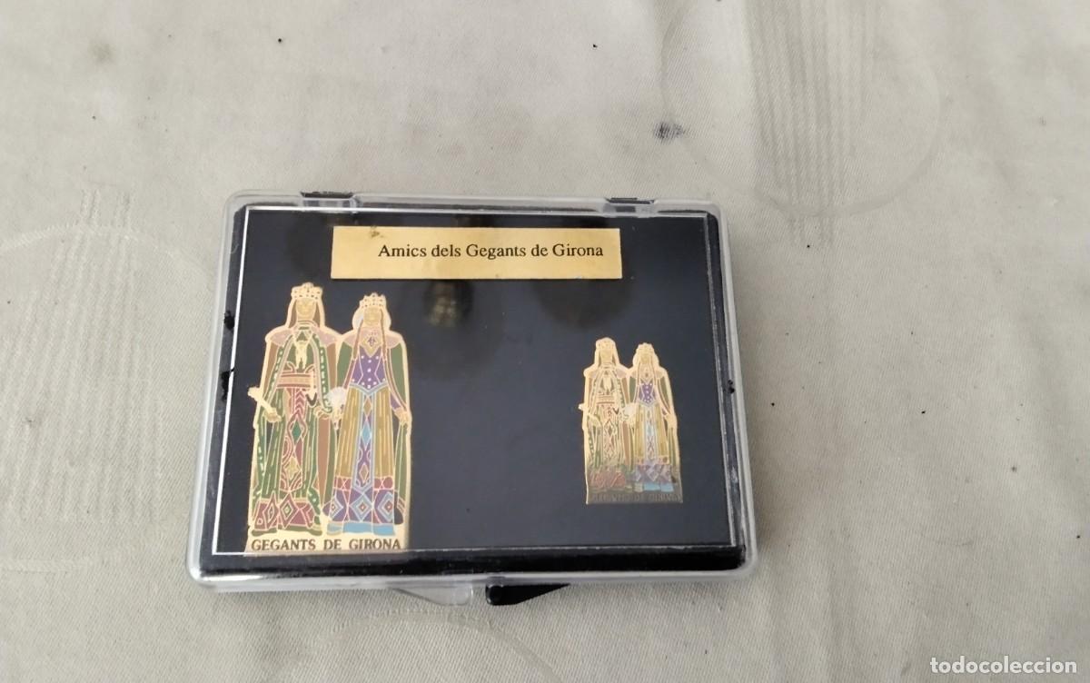 Pins de colecci&oacute;n: ESTUCHE DE PINS DE &rdquo;AMICS DELS GEGANTS GIRONA&rdquo;, BUEN ESTADO