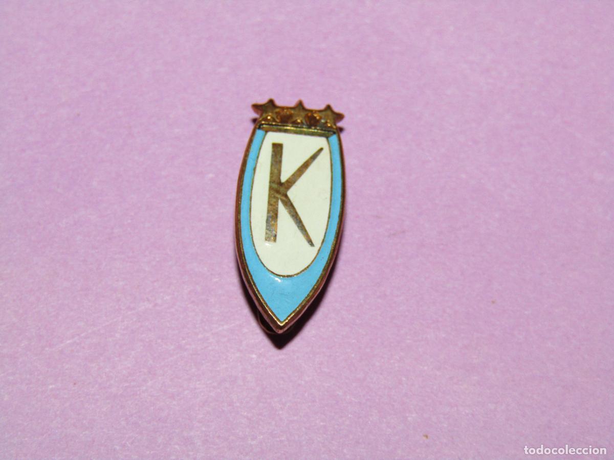 Pins de colecci&oacute;n: Antigua Insignia para Ojal o Solapa en Lat&oacute;n y Esmaltes de Televisores KASTELL TV