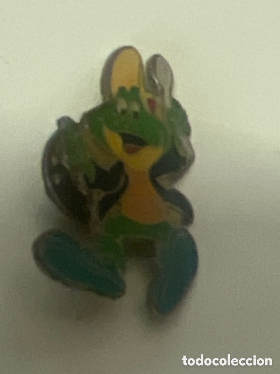 Collection pins: T1/E2/198. PIN - PINS