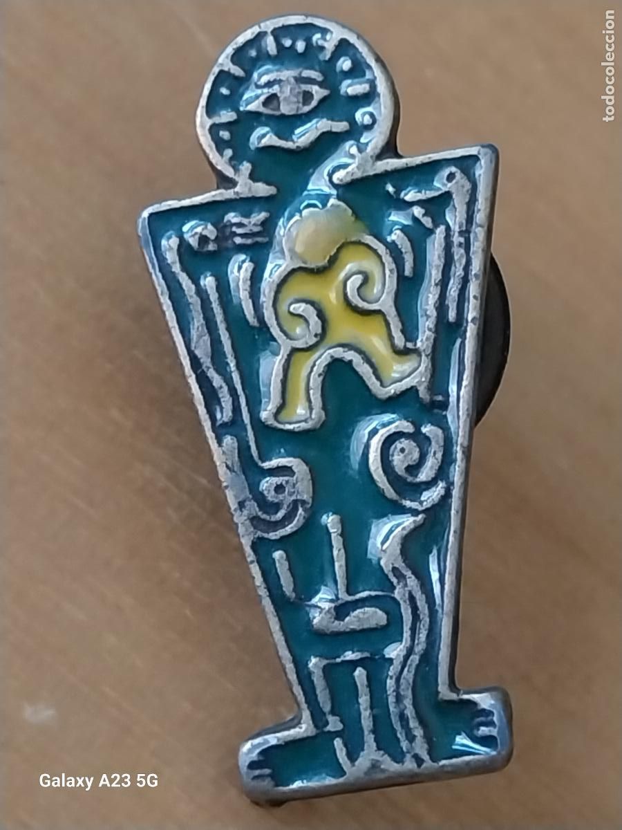 Pins de colecci&oacute;n: TOTEM FIGURA PIN PINCHO PINTURA LACADA 2.92CMS ALTO ORIGINAL