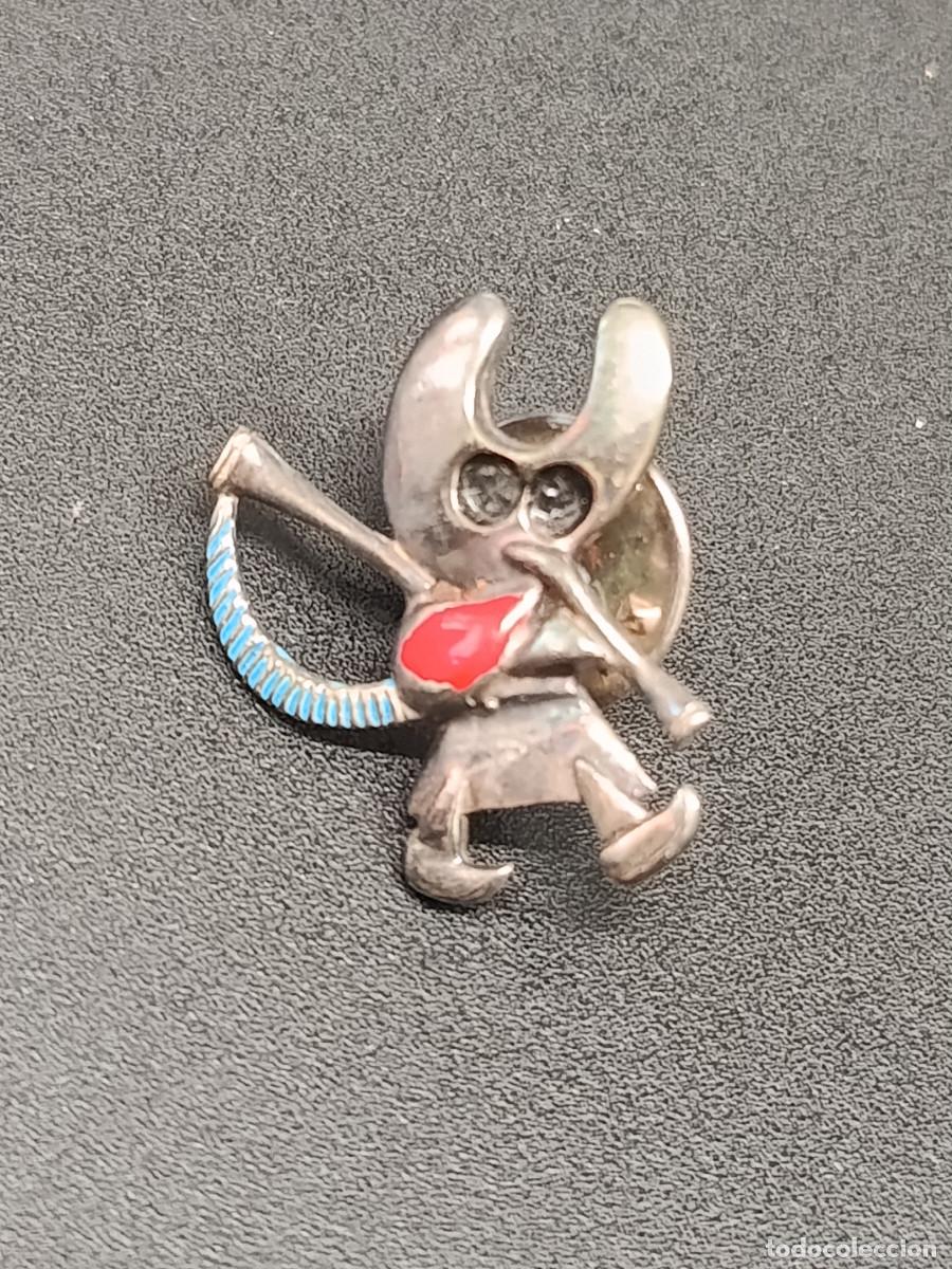 Pins de colecci&oacute;n: PIN VINTAGE PELEGRIN XACOBEO CON GAITA. CS.