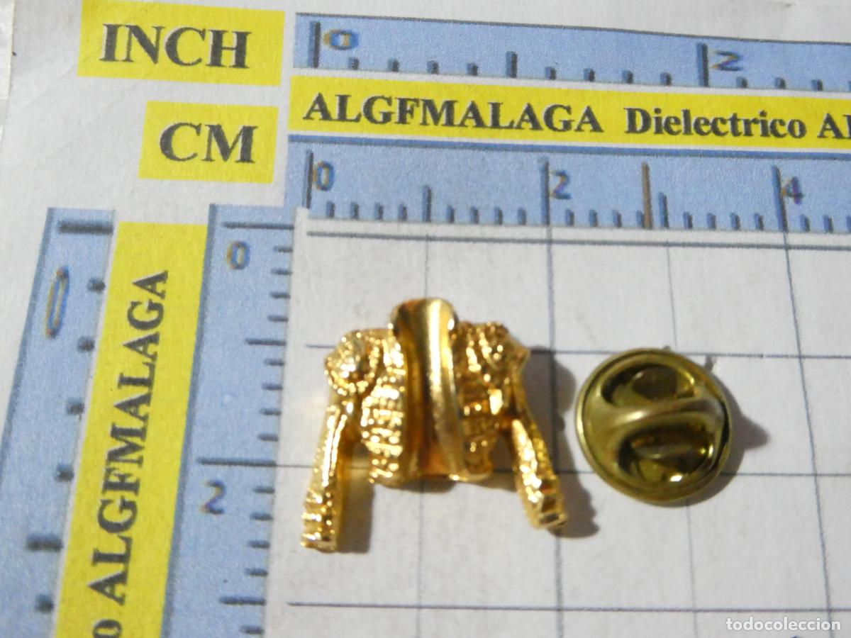 Pins de colecci&oacute;n: PIN DE TAUROMAQUIA. TORERA TRAJE LUCES TORERO