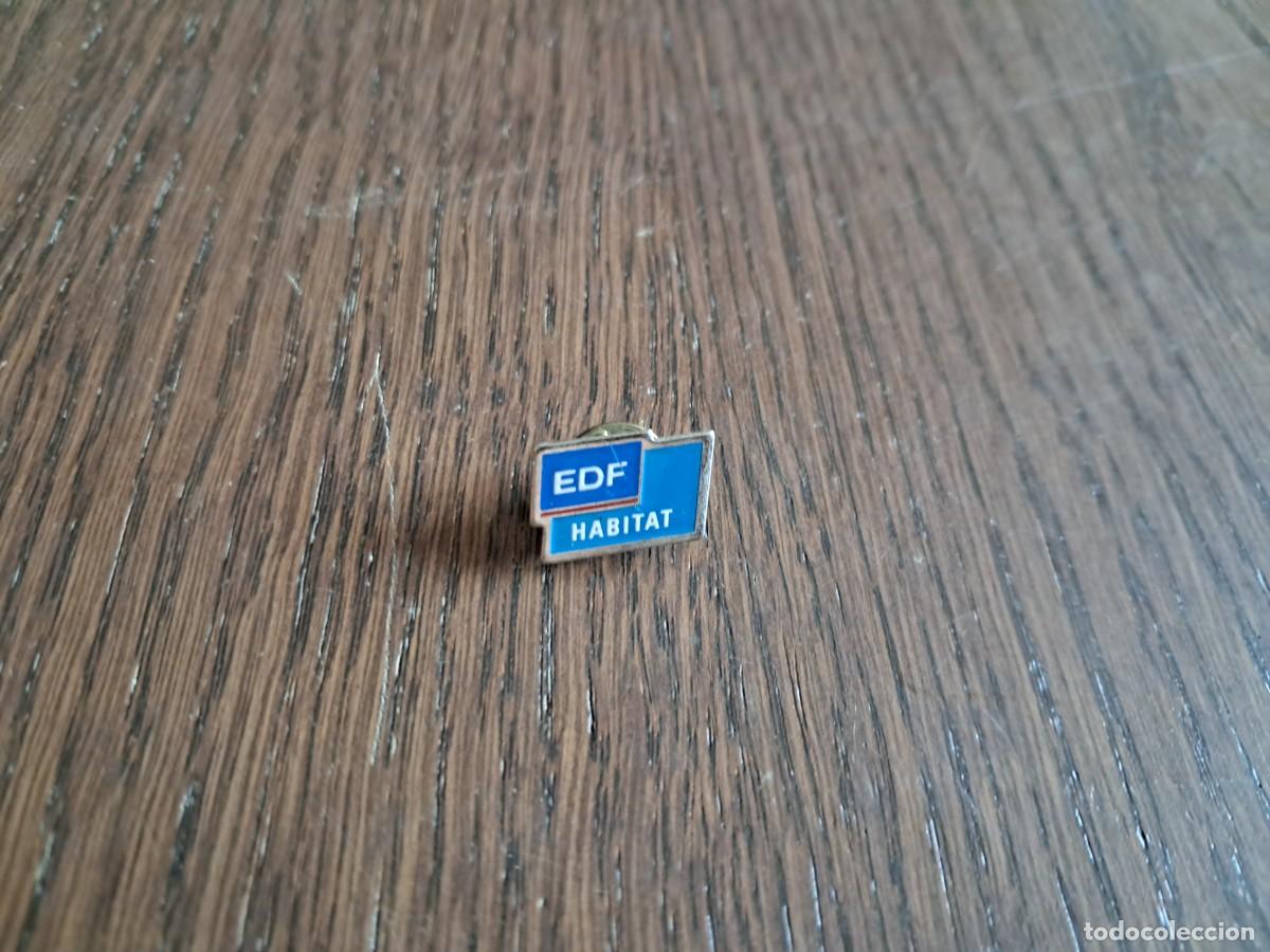 Pins de colecci&oacute;n: pin de publicidad, EDF, habitat.