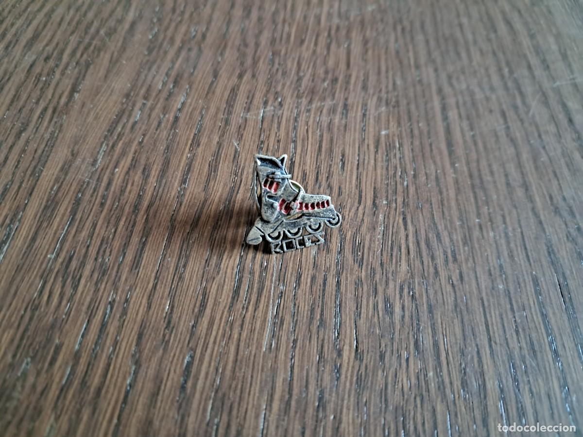 Pins de colecci&oacute;n: pin de metal, patinaje, patines, Roces.