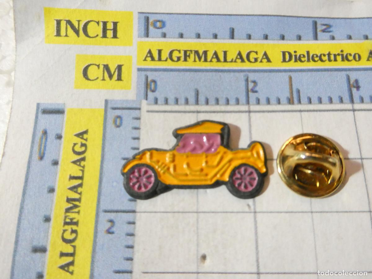 Pins de colecci&oacute;n: PIN DE COCHES MOTOS. COCHE SIGLO XIX AMARILLO
