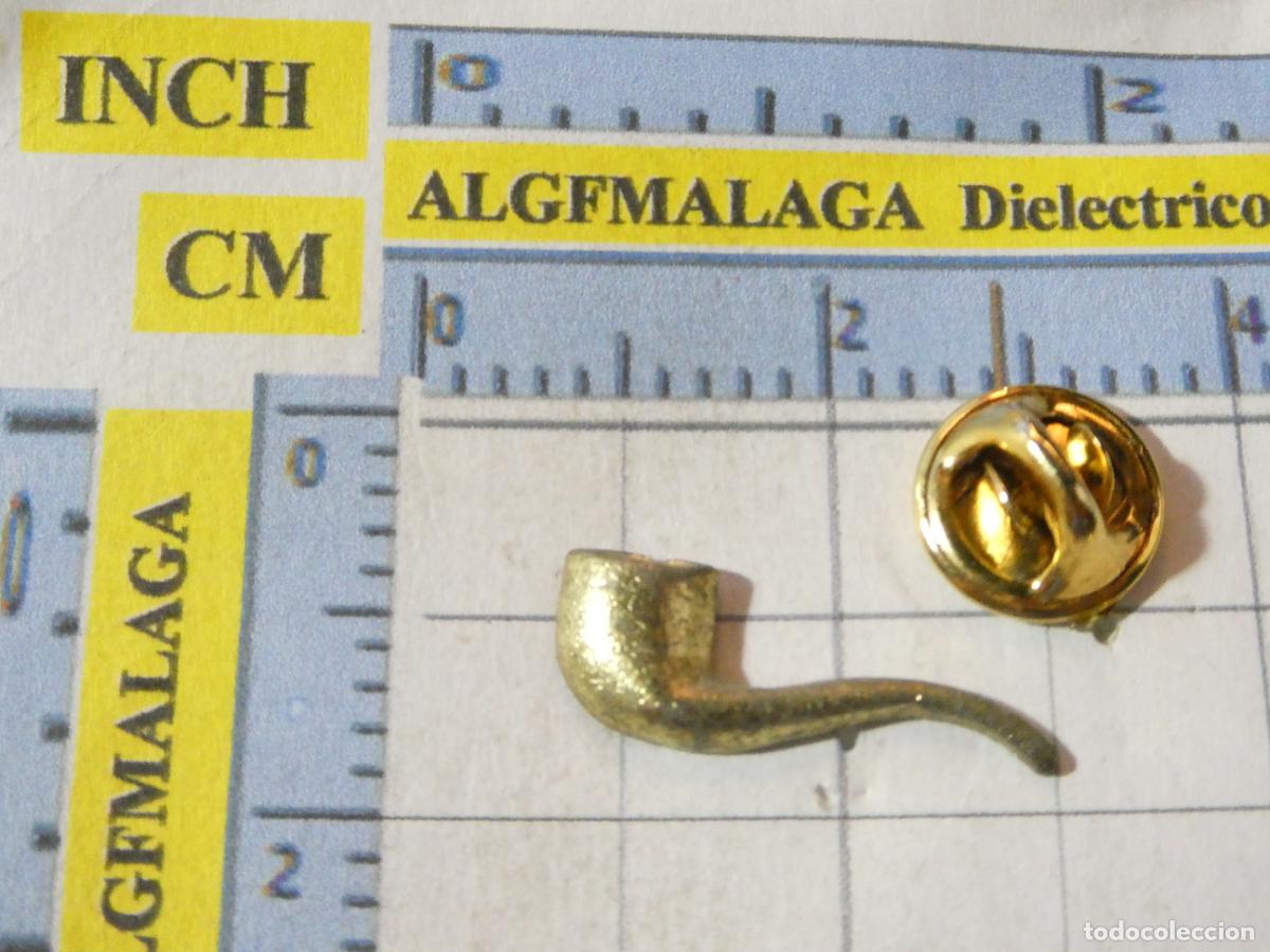 Pins de colecci&oacute;n: PIN DE TABACO CIGARROS. PIPA DE FUMAR DORADA