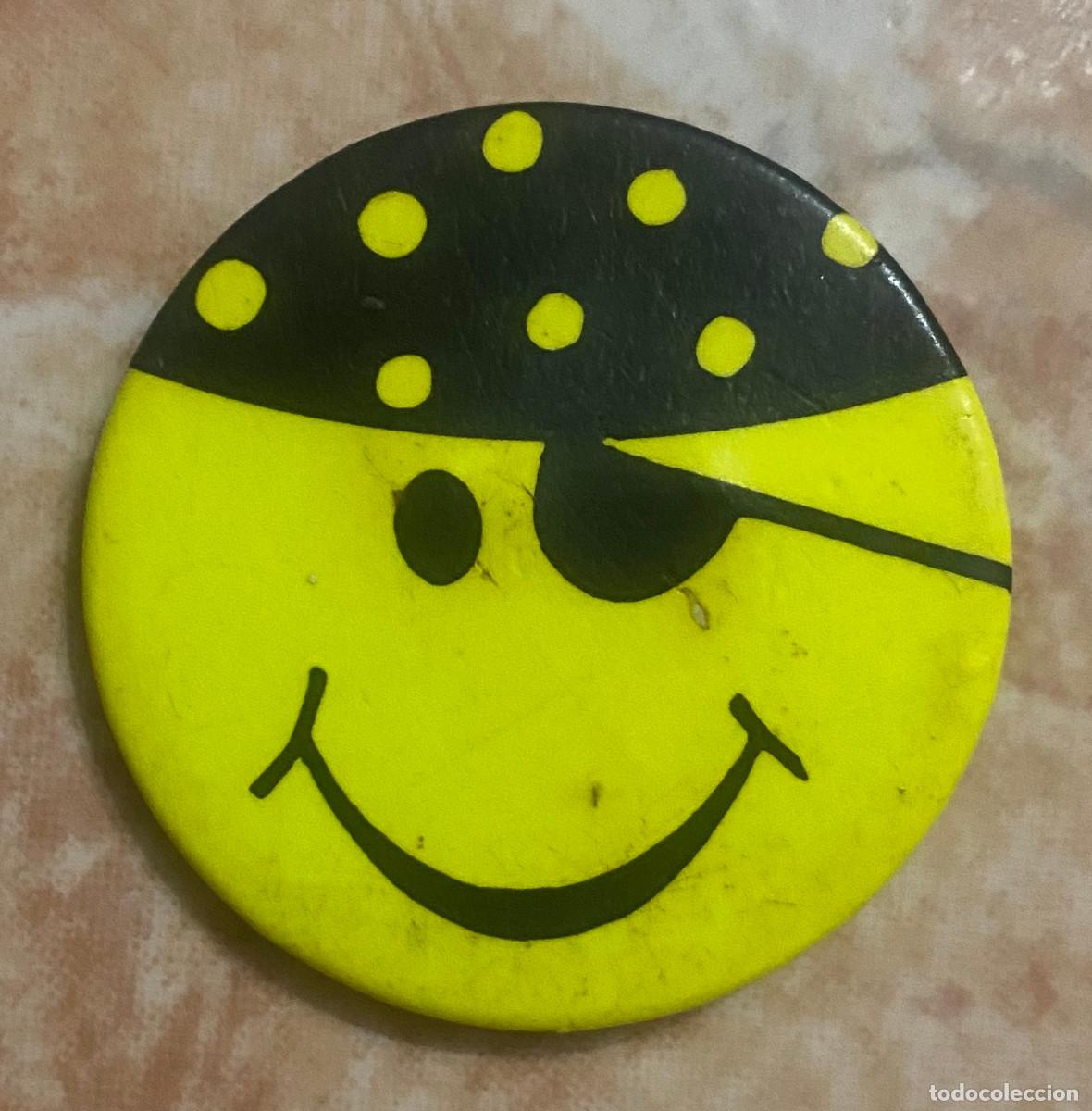 Pins de cole&ccedil;&atilde;o: Chapa o bot&oacute;n para la ropa. Acid House Pirata. Art&iacute;culo vintage, original a&ntilde;os 80. 4 cm. de di&aacute;metro