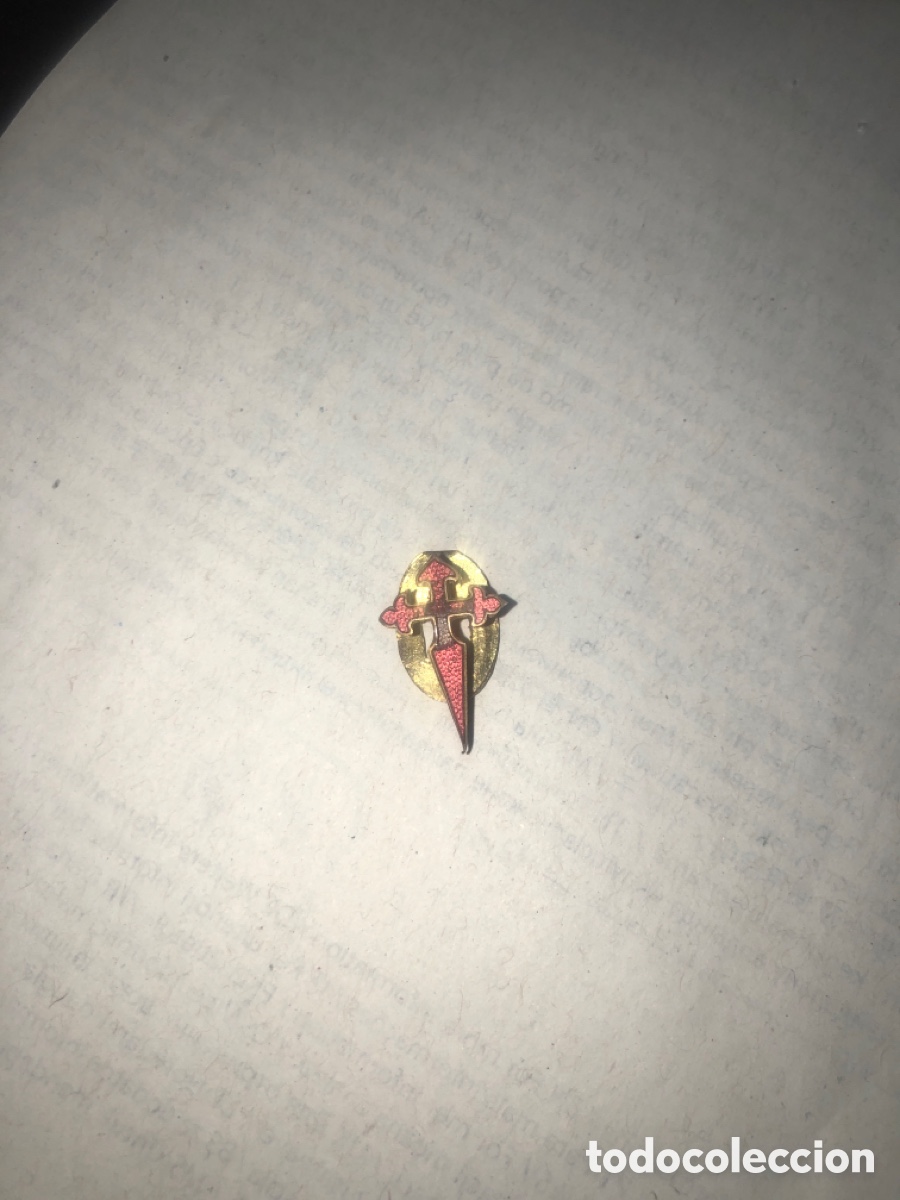 Pins de colecci&oacute;n: Pin para ojal cruz de Santiago antigua a&ntilde;os 30 esmalte