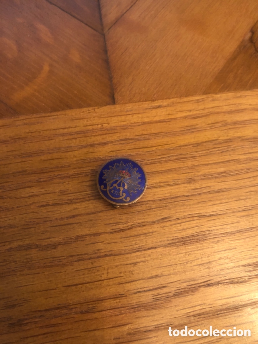 Pins de colecci&oacute;n: PIN DE LA GUARDIA CIVIL. LOGO Y CORONA REAL EN ROJO. AZUL. REDONDO.