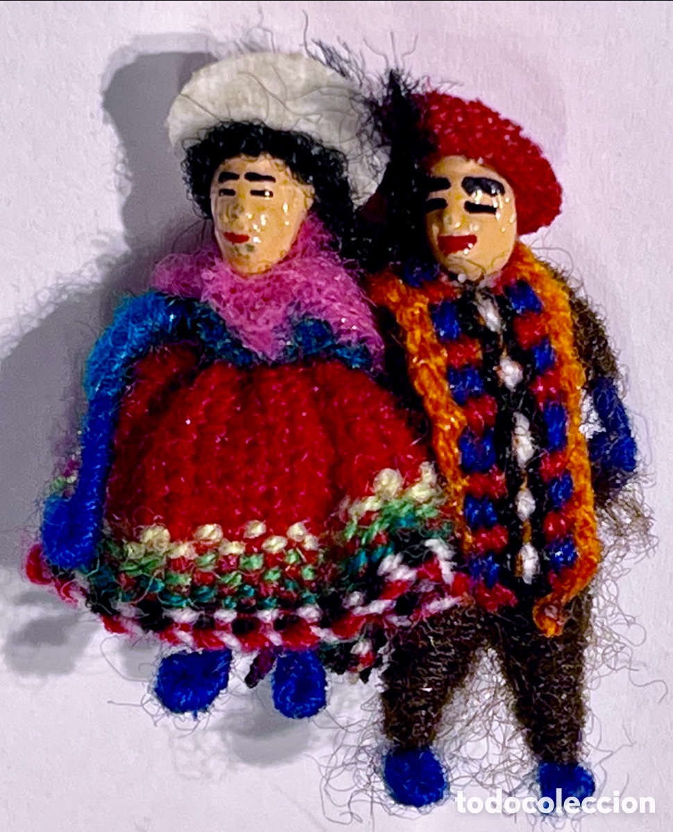 Pins de colecci&oacute;n: Pin. Traje tradicional Festivo. Peru.