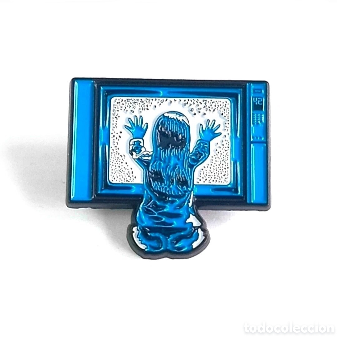 Pins de colecci&oacute;n: Pin met&aacute;lico &rdquo;Poltergeist&rdquo;.