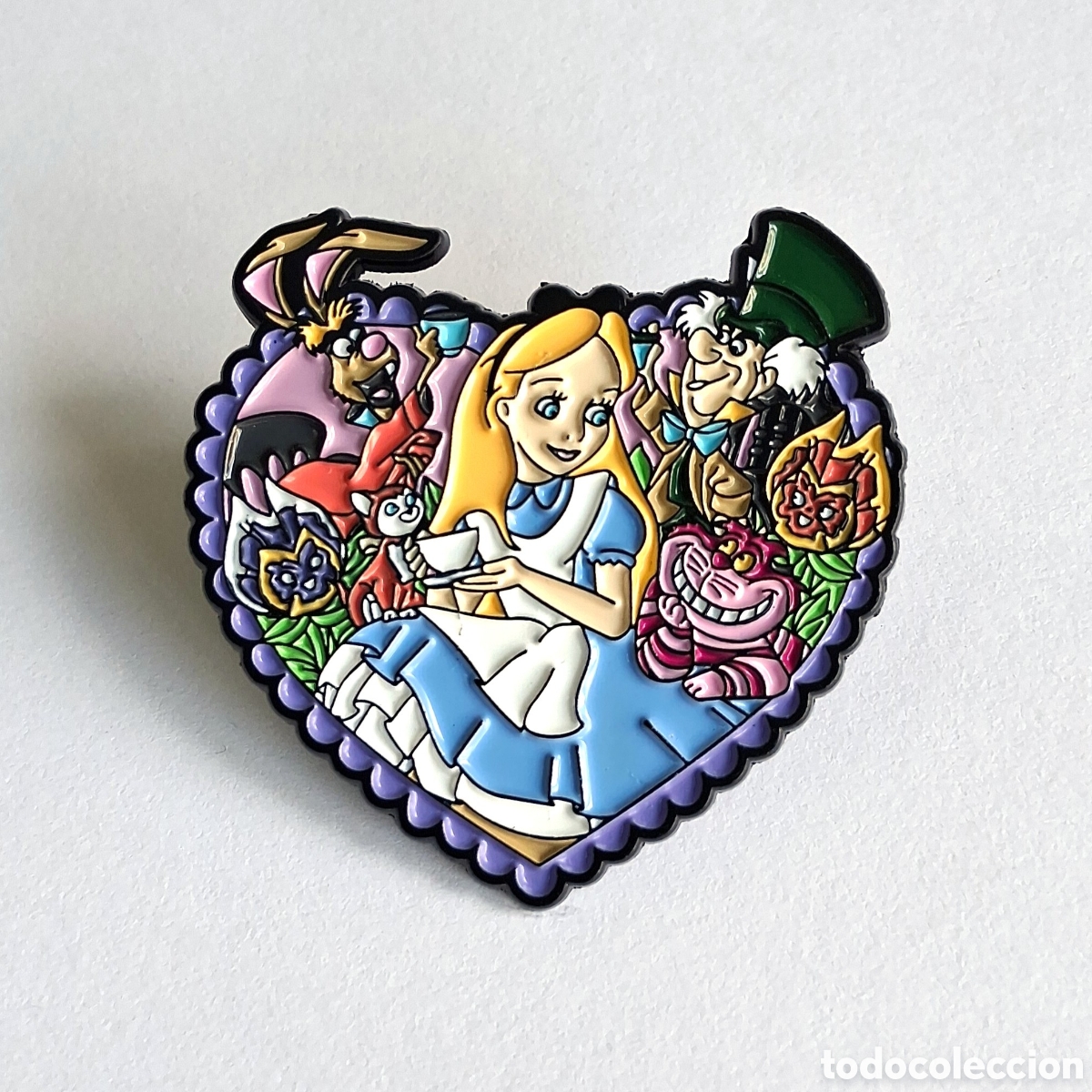 Pins de colecci&oacute;n: Pin &rdquo;Alicia en el Pa&iacute;s de las Maravillas&rdquo;.