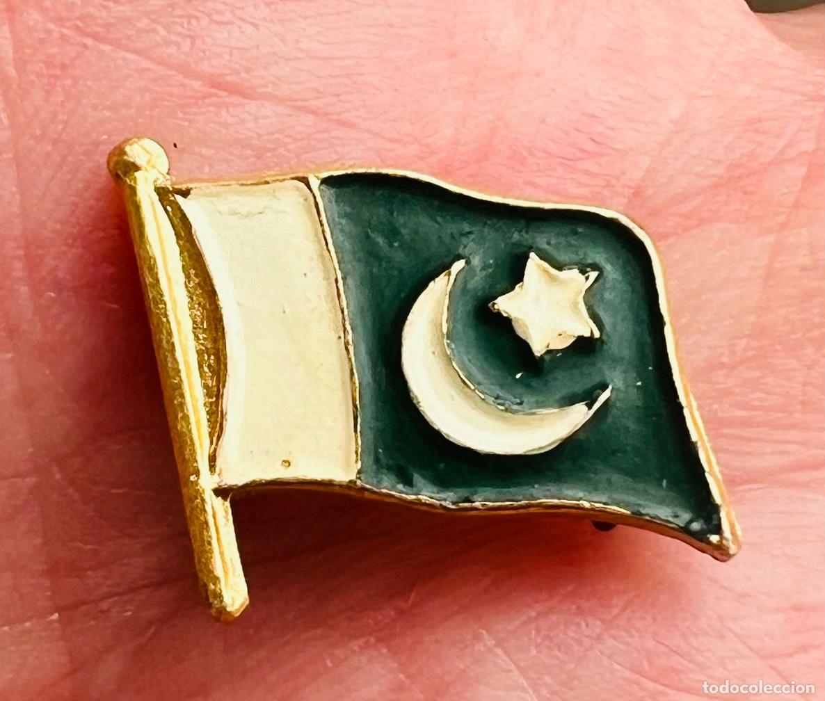Pins de colecci&oacute;n: Antigua insignia bandera de Pakist&aacute;n