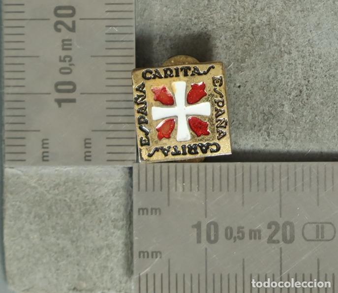 Pins de colecci&oacute;n: PIN. Caritas Espa&ntilde;a - Insignia ojal metal dorado