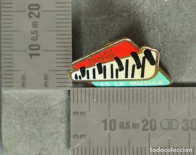 Pins de colecci&oacute;n: PIN. Coca-Cola es la m&uacute;sica - Piano teclado